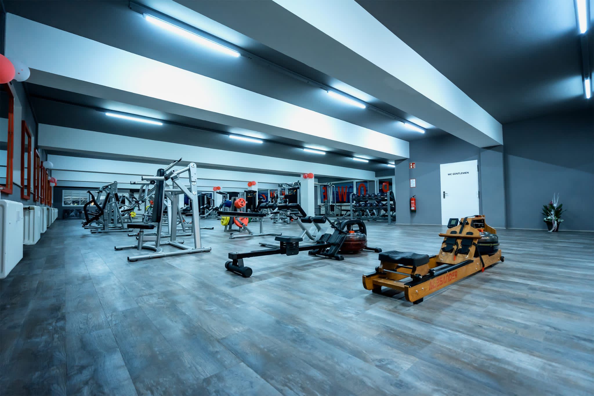 Cardio-Zone – Laufbänder & Bikes